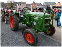 Deutz D 4005, 3 Zyl.Motor mit 35 PS, aufgenommen am 20.04.2013 in Rodange.