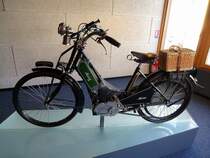 Ravat 125, Baujahr 1923, dieses fahrrad�hnliche Gef�hrt mit 125ccm hatte Riemenantrieb, Motorradscheune Bantzenheim, April 2013