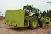 Case CS 150 als mobile Schwei�station steht an der Laugenleitungsbaustelle der Firma K&S in der Gemarkung von 36100 Petersberg-Marbach, April 2013