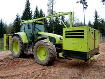 Case CS 150 als mobile Schwei�station steht an der Laugenleitungsbaustelle der Firma K&S in der Gemarkung von 36100 Petersberg-Marbach, April 2013