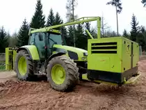 Case CS 150 als mobile Schwei�station steht an der Laugenleitungsbaustelle der Firma K&S in der Gemarkung von 36100 Petersberg-Marbach, April 2013