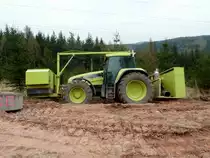 Case CS 150 als mobile Schwei�station steht an der Laugenleitungsbaustelle der Firma K&S in der Gemarkung von 36100 Petersberg-Marbach, April 2013