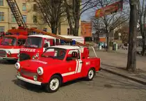Trabant der Erfurter Feuerwehr beim  Erfurter Autofr�hling  am 21.04.2013 auf dem Domplatz Erfurt.