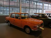 Wartburg 353  Knight  RECHTSLENKER. Aufnahme: Automobilwelt Eisenach, am 25.01.2012.
Ab 1966 wurden solche Autos gebaut, vor allem für die Britische Markt. Bis 1974 (als der neue Abgasnorm in Kraft trat)  verließen 12378 Exemplaren mit meilenangaber Tachometer das Automobilwerk Eisenach