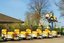 F�nf 235MX Holzzerkleinerer in Reihe am 24.04.2013 in Kempen.