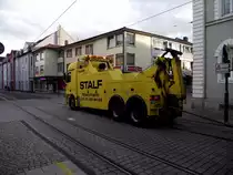 Der Mercedes Benz Abschleppwagen von hinten am 18.09.11 in Ludwigshafen Oggersheim 