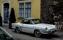 Renault Floride in eleganter Umgebung  (Budapest, Burgviertel am 15.09.2012)