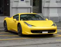 Gelber Ferrari in der Stadt Z�rich am 21.04.2013