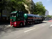 Ein MAN TGX Tanksattelzug steht am 02.09.11 in Ludwigshafen 