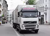 Diesen Volvo FH 12 der Firma H�fliger habe ich am 15.04.2010 in Winterthur (CH) abgelichtet