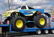 Monstertruck  Power Bull  auf einem Parkplatz in Euskirchen - 13.04.2013