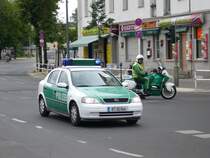 Opel Astra der Berliner Polizei bei der Sicherung der Fahrradsternfahrt am 3.6.2007