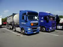 Ein MAN TGX und ein IVECO Stralis am 02.09.11 in Ludwigshafen