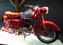 Ravat R6 2T Typ154, Baujahr 1955, 1-Zyl.-Motor mit 125ccm, Besonderheit waren die 16-Zoll Alur�der, Motorradscheune Bantzenheim, April 2013 