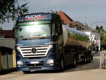 ACTROS-1846 von Fuchs-Transporte ist mit einer Ladung Milch unterwegs; 130504