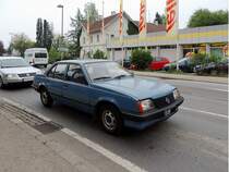 OPEL-Ascona hat noch das alte schwarze �sterr. Kennzeichen; 130502