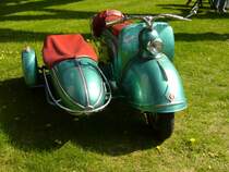 Frontansicht eines Glas Goggorollers 200 mit Beiwagen. 1952 - 1956. Oldtimertreffen Kokerei Zollverein am 05.05.2013.