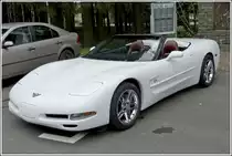 Chevrolet Corvette, Bj 2009. Die Fahrer von diesen Corvette machen eine kurze Pause an einem Rastplatz, w�hrend einer Fahrt zu einem Corvettetreffen am 03.05.2013.    