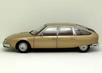Modell des Citroen CX von Norev. F�r ein Gro�serienfabrikat sind Qualit�t und Preis mehr als gut. Aber im Vergleich mit dem Kleinserienprodukt von NEO dann doch eher durchschnittlich. Fotografiert im Mai 2013 