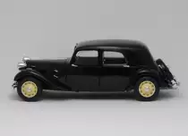 Citroen 11 B Limousine von 1938 - gebaut von NOREV im Ma�stab 1:18. Mai 2013.