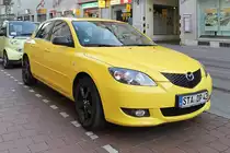 Mazda 3er in dreister Farbe - Augsburg, 27.4.12