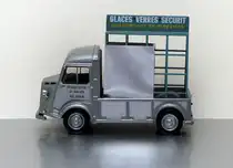 Glasereiwagen Citroen Type H von IXO. Fotografiert im Mai 2013.