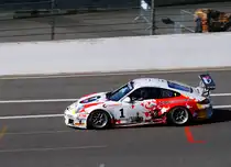 Mitzieher von der Startnr. 1 Porsche GT3 Cup Benelux, am 4.5.13
Porsche 911 GT3  mit starken Kampfspuren 