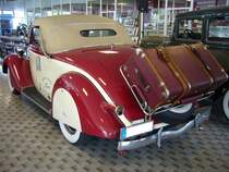 Ford V8 4-Fenster Cabriolet mit Deutsch Karosserie. 1937 - 1939. Der V8-motor mit 3.620 cm� Hubraum leistet 90 PS. 36. Alt-Ford-Treffen in Essen am 12.05.2013.