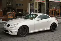 Ob der Mercedes SLK auch Second Hand ist, war nicht in Erfahrung zu bringen. 
Augsburg, 28.4.12