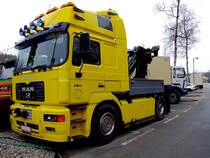 MAN 19.464 mit aufgebautem Hydraulikkran ist f�r ein Schaustellerunternehmen im Einsatz; 130407