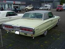 Heckansicht eines 1966´er Ford Thunderbird Town Landaulet Hardtop Coupe. Alt-Ford-Treffen am 12.05.2013 in Essen.