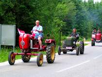  Horch, da kommen sie, mit Getse schrecklich gro  so konnte man es bei der Oldtimerauffahrt am Steiglberg (764mN)vernehmen; 
Voran ein Hofherr-Schrantz, AustriaJunior-System Porsche mit 13PS aus dem Jahre 1959; dahinter Steyr80 (15er)Bj.1952; 080622