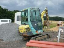 Amman Yanmar B17ex abgestellt auf einem Baugrundstck in 36100 Petersberg am 17.07.08