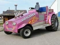 DRAGSTER steht schon f�r die Monster-Truck-Show bereit; 130323