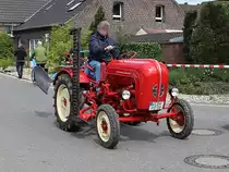 Porsche Diesel Junior tuckert durch Aldekerk, 13.5.12
