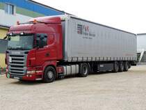 SCANIA R420 ist mit F&K Trailer-Service Auflieger unterwegs; 130523