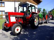 IHC-684 karrt einen DEUTZ-Oldtimer nach Mnsteuer; 120812