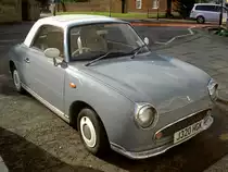 Nissan Figaro, gebaut 1991 in einer limitierten Auflage von 20 000 Exemplaren, 
ausschlie�lich Rechtslenkung, 1.0 Ltr Motor mit 56 KW, (25.05.2013)