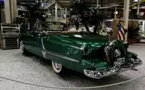 Dieser Oldsmobile Ninety Eight begr��t die Besucher in dem Musaum  Auto und Technik  in Sinsheim. Datum: 17.11.2012