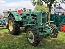 MAN Ackerdiesel, Typ 4S1, Baujahr 1957.
Motor 3473 ccm, 50 PS.

Treckertreff Aldekerk, 13.5.12 
