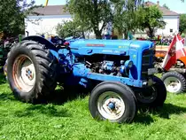 FORDSON Super Major, hat sich bei der Oldtimerveranstaltung in M�nsteuer eingefunden; 120812
