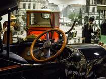 Mercedes-Benz Knight (Innenraumaufnahme) im Auto und Technik Museum Sinsheim, am 17.11.2012.