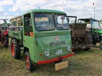 Ein MULAG MD 22/4, Kurzwort fr Motor-Universal-Lasten-Arbeits-Gert, der Fa. Huber & Wssner.
Baujahr 1961, 3-Zylinder-Gldner-Motor mit 22 PS, 1300 ccm, gut fr 30 km/h mit 1,1 t Nutzlast.

Treckertreff Aldekerk, 13.5.12