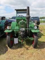 Ein sehr gepflegter Le Percheron, ein Lizenz-Nachbau des Lanz Bulldog 7506 von SNCAC. 
Percheron ist eine schwere Zugpferd-Rasse. 

Treckertreff Aldekerk, 13.5.12 