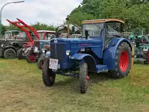 Hanomag R 545 macht sich auf dem Heimweg.
Baujahr 1960, 5700 ccm, 60 PS

Treckertreff Aldekerk, 13.5.12 
