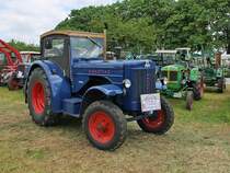 Hanomag R 545 auf dem Heimweg.
Baujahr 1960, 5700 ccm, 60 PS

Treckertreff Aldekerk, 13.5.12 
