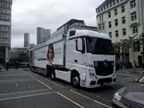 Ein Mercedes Benz Actros steht am 31.05.13 in Frankfurt am Main