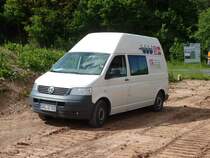 VW T5 der Firma  SCHOLTEN  steht an der Baustelle Durchstich Marbach Nord in der Gemarkung von 36100 Petersberg-Marbach, Juni 2013
