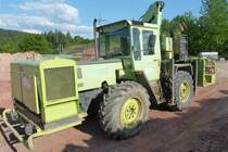 MB Trac 1000 als mobile Schwei�anlage der Firma  SCHRANDT  an der Laugenleitung von K&S in der Gemarkung von 36100 Petersberg-Marbach, Juni 2013