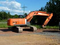 Hitachi Zaxis 210LC der Firma  SCHRANDT  an der Laugenleitung von K&S in der Gemarkung von 36100 Petersberg-Marbach, Juni 2013 
